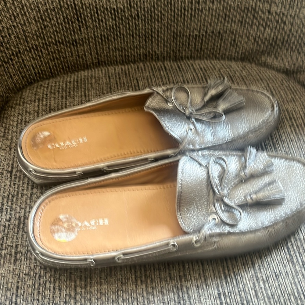 Pewter metallic Coach mule. Women’s size 9B. GUC.